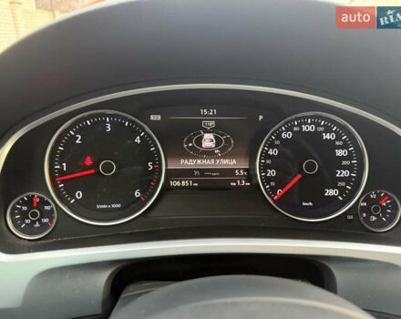 Сірий Фольксваген Туарег, об'ємом двигуна 2.97 л та пробігом 106 тис. км за 32800 $, фото 8 на Automoto.ua