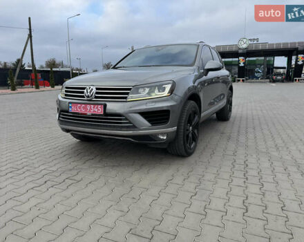 Серый Фольксваген Туарег, объемом двигателя 3.6 л и пробегом 240 тыс. км за 17700 $, фото 3 на Automoto.ua