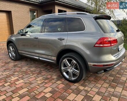Серый Фольксваген Туарег, объемом двигателя 2.97 л и пробегом 191 тыс. км за 33999 $, фото 12 на Automoto.ua