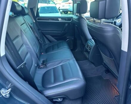 Серый Фольксваген Туарег, объемом двигателя 3 л и пробегом 80 тыс. км за 10200 $, фото 12 на Automoto.ua