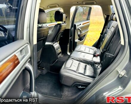 Серый Фольксваген Туарег, объемом двигателя 3 л и пробегом 109 тыс. км за 31500 $, фото 8 на Automoto.ua