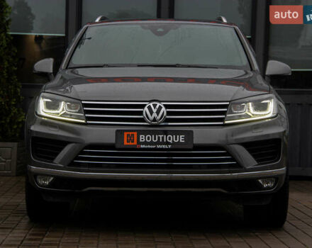 Серый Фольксваген Туарег, объемом двигателя 3.6 л и пробегом 118 тыс. км за 18500 $, фото 2 на Automoto.ua