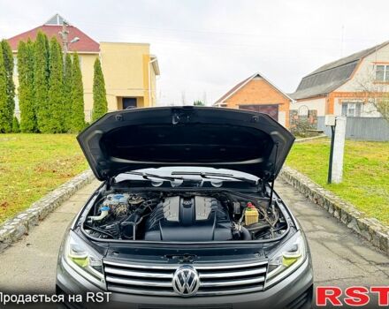 Серый Фольксваген Туарег, объемом двигателя 3 л и пробегом 109 тыс. км за 31500 $, фото 12 на Automoto.ua