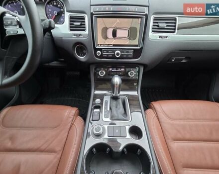 Серый Фольксваген Туарег, объемом двигателя 0 л и пробегом 265 тыс. км за 24900 $, фото 47 на Automoto.ua