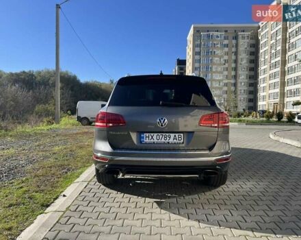 Фольксваген Туарег 2016 в Хмельницком на Automoto.ua Серый Фольксваген Туарег, объемом двигателя 2.97 л и пробегом 278 тыс. км за 30500 $, фото 9 на Automoto.ua