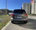 Фольксваген Туарег 2016 в Хмельницком на Automoto.ua Серый Фольксваген Туарег, объемом двигателя 2.97 л и пробегом 278 тыс. км за 30500 $, фото 9 на Automoto.ua