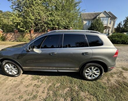 Сірий Фольксваген Туарег, об'ємом двигуна 3 л та пробігом 183 тис. км за 35860 $, фото 3 на Automoto.ua