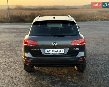 Серый Фольксваген Туарег, объемом двигателя 3 л и пробегом 198 тыс. км за 25900 $, фото 11 на Automoto.ua