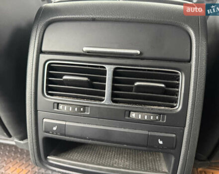 Сірий Фольксваген Туарег, об'ємом двигуна 2.97 л та пробігом 106 тис. км за 32800 $, фото 17 на Automoto.ua