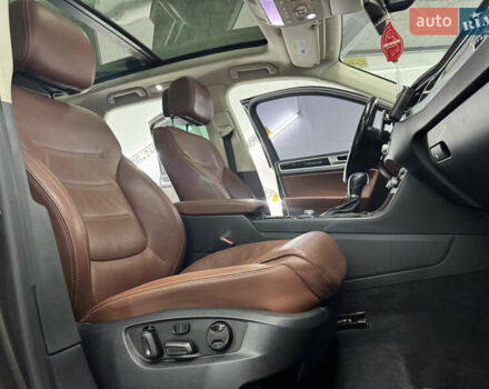 Сірий Фольксваген Туарег, об'ємом двигуна 3.6 л та пробігом 240 тис. км за 17800 $, фото 38 на Automoto.ua