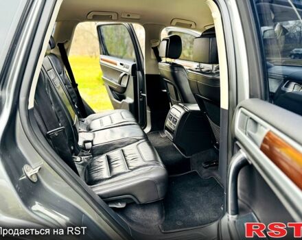 Серый Фольксваген Туарег, объемом двигателя 3 л и пробегом 109 тыс. км за 31500 $, фото 10 на Automoto.ua