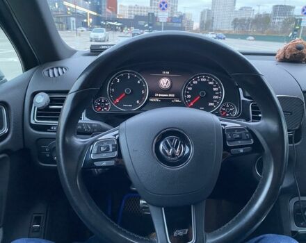 Сірий Фольксваген Туарег, об'ємом двигуна 3 л та пробігом 167 тис. км за 33000 $, фото 5 на Automoto.ua