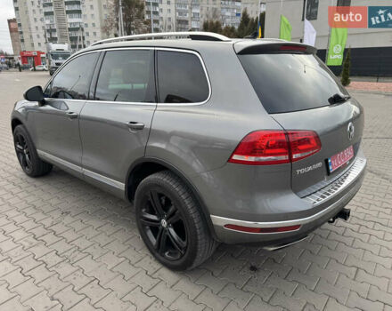 Серый Фольксваген Туарег, объемом двигателя 3.6 л и пробегом 240 тыс. км за 17700 $, фото 7 на Automoto.ua