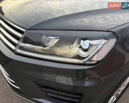 Сірий Фольксваген Туарег, об'ємом двигуна 2.97 л та пробігом 106 тис. км за 32800 $, фото 5 на Automoto.ua