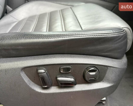 Серый Фольксваген Туарег, объемом двигателя 3 л и пробегом 267 тыс. км за 35000 $, фото 42 на Automoto.ua