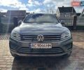 Серый Фольксваген Туарег, объемом двигателя 2.97 л и пробегом 191 тыс. км за 33999 $, фото 1 на Automoto.ua