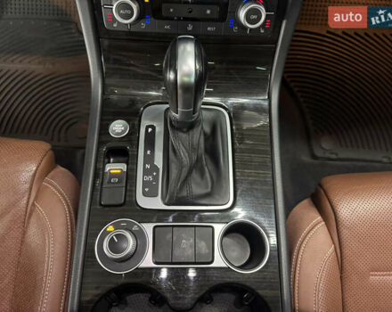 Сірий Фольксваген Туарег, об'ємом двигуна 3.6 л та пробігом 240 тис. км за 17800 $, фото 31 на Automoto.ua