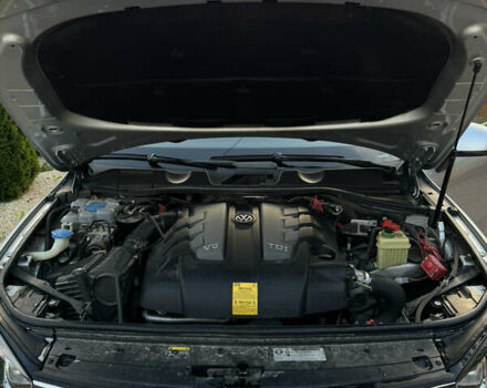 Серый Фольксваген Туарег, объемом двигателя 3 л и пробегом 149 тыс. км за 36000 $, фото 22 на Automoto.ua