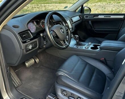 Серый Фольксваген Туарег, объемом двигателя 3 л и пробегом 139 тыс. км за 23200 $, фото 16 на Automoto.ua