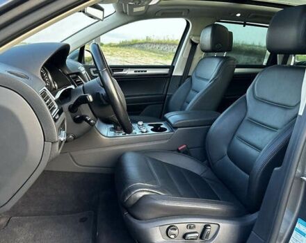 Серый Фольксваген Туарег, объемом двигателя 3 л и пробегом 139 тыс. км за 23200 $, фото 18 на Automoto.ua