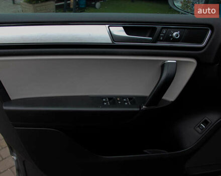 Серый Фольксваген Туарег, объемом двигателя 3.6 л и пробегом 118 тыс. км за 18500 $, фото 19 на Automoto.ua