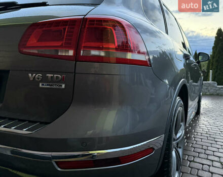 Серый Фольксваген Туарег, объемом двигателя 3 л и пробегом 267 тыс. км за 35000 $, фото 10 на Automoto.ua