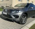 Фольксваген Туарег 2016 в Хмельницком на Automoto.ua Серый Фольксваген Туарег, объемом двигателя 2.97 л и пробегом 278 тыс. км за 30500 $, фото 13 на Automoto.ua