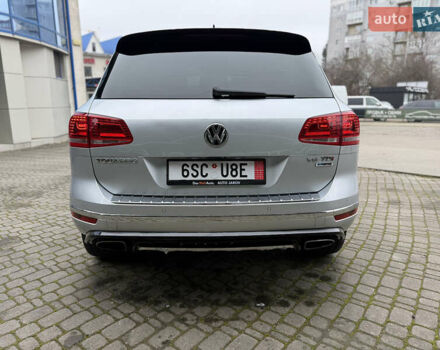Сірий Фольксваген Туарег, об'ємом двигуна 3 л та пробігом 235 тис. км за 27500 $, фото 10 на Automoto.ua