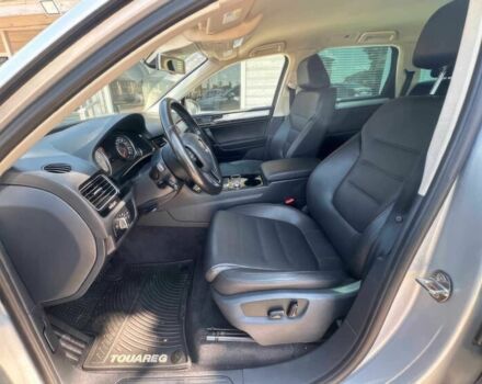 Серый Фольксваген Туарег, объемом двигателя 3.6 л и пробегом 79 тыс. км за 7700 $, фото 7 на Automoto.ua