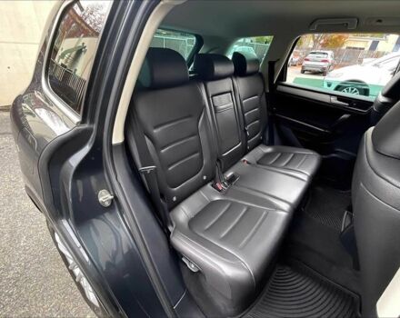 Сірий Фольксваген Туарег, об'ємом двигуна 3 л та пробігом 72 тис. км за 10100 $, фото 12 на Automoto.ua