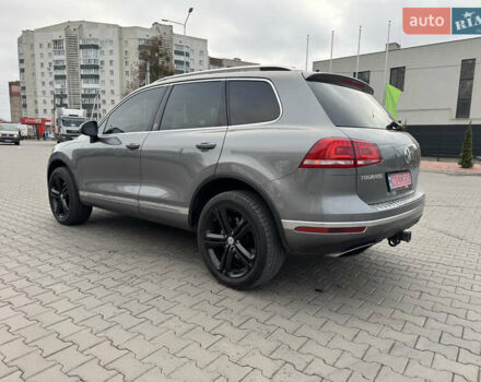 Серый Фольксваген Туарег, объемом двигателя 3.6 л и пробегом 240 тыс. км за 17700 $, фото 6 на Automoto.ua