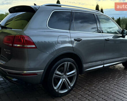 Серый Фольксваген Туарег, объемом двигателя 3 л и пробегом 267 тыс. км за 35000 $, фото 5 на Automoto.ua
