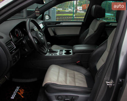 Серый Фольксваген Туарег, объемом двигателя 3.6 л и пробегом 118 тыс. км за 18500 $, фото 17 на Automoto.ua