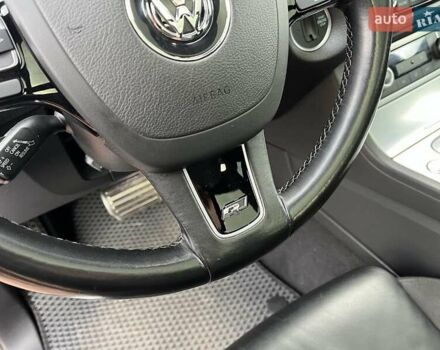 Серый Фольксваген Туарег, объемом двигателя 2.97 л и пробегом 191 тыс. км за 33999 $, фото 35 на Automoto.ua