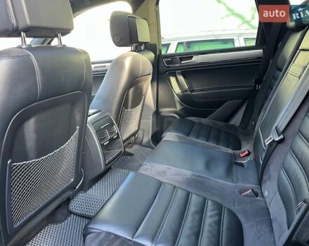 Серый Фольксваген Туарег, объемом двигателя 2.97 л и пробегом 191 тыс. км за 33999 $, фото 44 на Automoto.ua