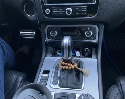 Сірий Фольксваген Туарег, об'ємом двигуна 3 л та пробігом 167 тис. км за 33000 $, фото 7 на Automoto.ua