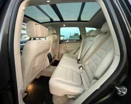 Серый Фольксваген Туарег, объемом двигателя 3 л и пробегом 77 тыс. км за 13600 $, фото 9 на Automoto.ua