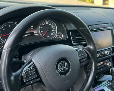 Серый Фольксваген Туарег, объемом двигателя 3 л и пробегом 250 тыс. км за 25900 $, фото 12 на Automoto.ua