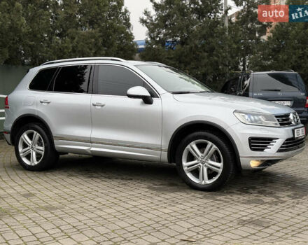 Сірий Фольксваген Туарег, об'ємом двигуна 3 л та пробігом 235 тис. км за 27500 $, фото 5 на Automoto.ua