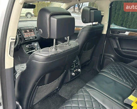 Серый Фольксваген Туарег, объемом двигателя 2.97 л и пробегом 268 тыс. км за 24439 $, фото 10 на Automoto.ua