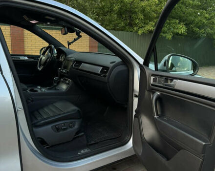 Серый Фольксваген Туарег, объемом двигателя 3 л и пробегом 149 тыс. км за 36000 $, фото 46 на Automoto.ua