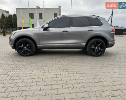 Серый Фольксваген Туарег, объемом двигателя 3.6 л и пробегом 240 тыс. км за 17700 $, фото 5 на Automoto.ua