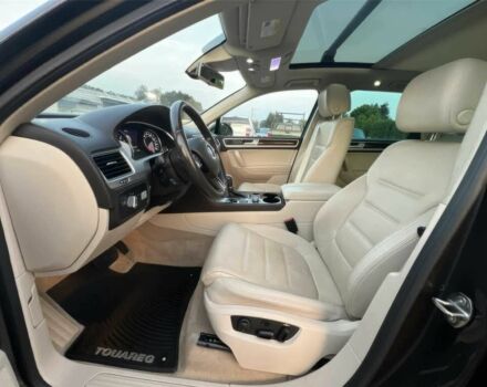 Серый Фольксваген Туарег, объемом двигателя 3 л и пробегом 77 тыс. км за 13600 $, фото 8 на Automoto.ua