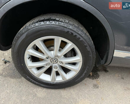 Сірий Фольксваген Туарег, об'ємом двигуна 2.97 л та пробігом 106 тис. км за 32800 $, фото 21 на Automoto.ua