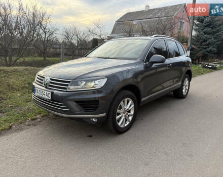 Сірий Фольксваген Туарег, об'ємом двигуна 2.97 л та пробігом 106 тис. км за 32800 $, фото 1 на Automoto.ua