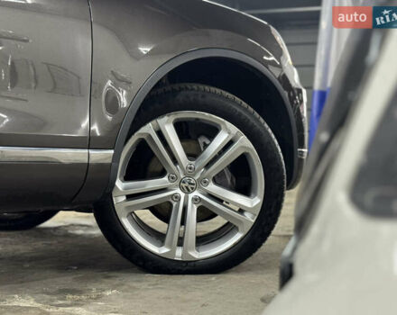 Сірий Фольксваген Туарег, об'ємом двигуна 3.6 л та пробігом 240 тис. км за 17800 $, фото 8 на Automoto.ua