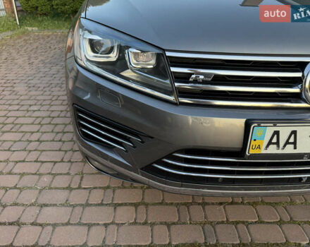 Серый Фольксваген Туарег, объемом двигателя 3 л и пробегом 267 тыс. км за 35000 $, фото 17 на Automoto.ua