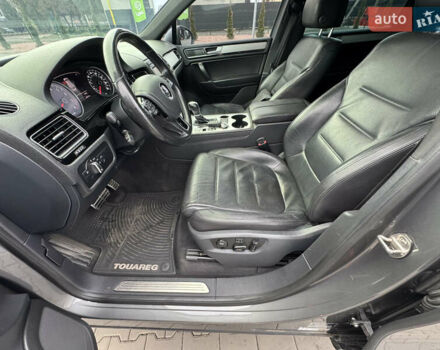 Серый Фольксваген Туарег, объемом двигателя 3.6 л и пробегом 240 тыс. км за 17700 $, фото 19 на Automoto.ua