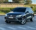 Серый Фольксваген Туарег, объемом двигателя 3 л и пробегом 250 тыс. км за 25900 $, фото 1 на Automoto.ua