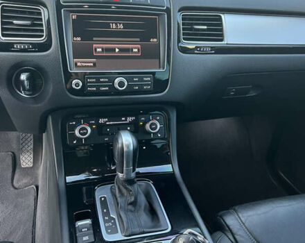 Серый Фольксваген Туарег, объемом двигателя 3 л и пробегом 250 тыс. км за 25900 $, фото 14 на Automoto.ua